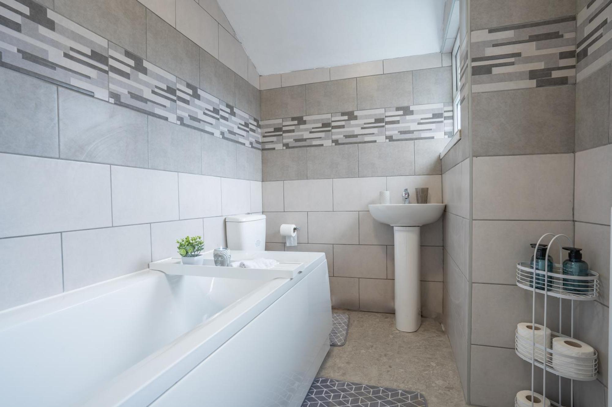 Stayzed E - Ng7 Free Wifi, Parking, Stylish House Near City Centre - Great For Tourists, Families, Contractors & Long Stays نوتينغهام المظهر الخارجي الصورة