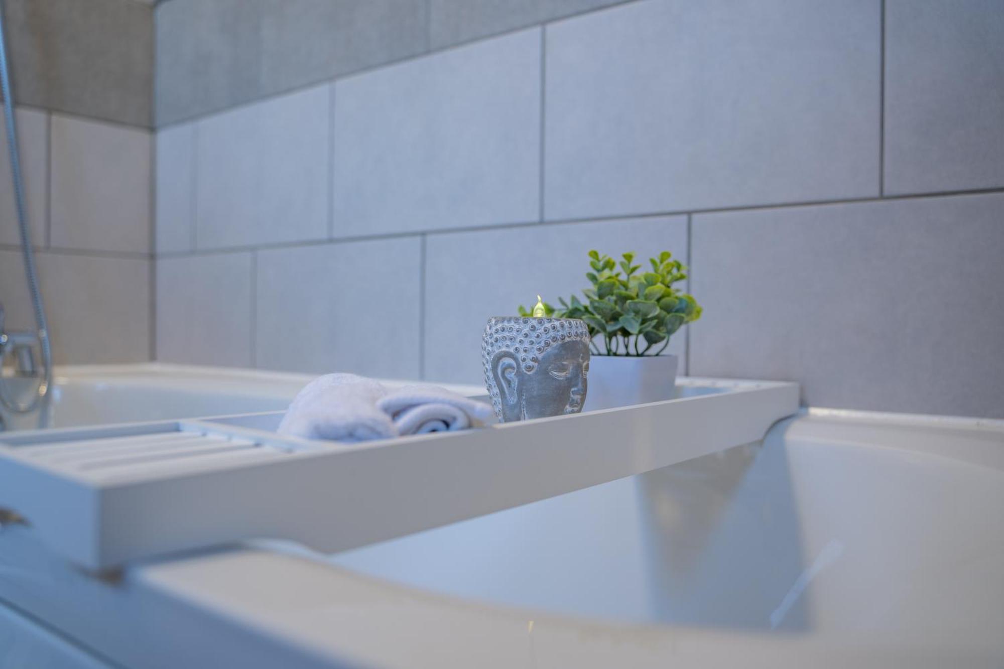 Stayzed E - Ng7 Free Wifi, Parking, Stylish House Near City Centre - Great For Tourists, Families, Contractors & Long Stays نوتينغهام المظهر الخارجي الصورة